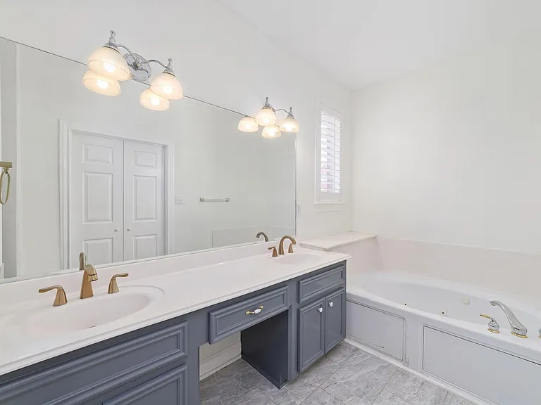 1408 S Friendswood Dr #804 — Photo 17