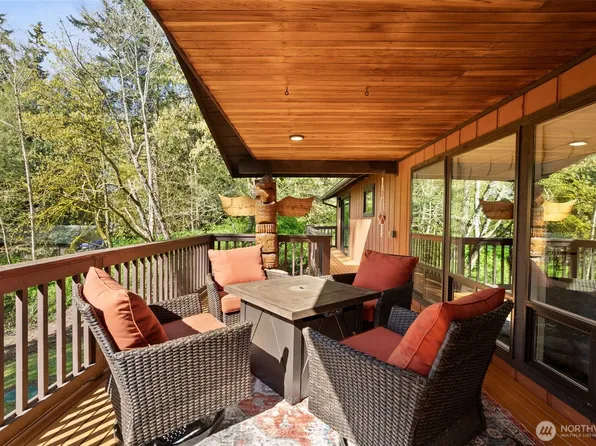 27495 Parcells Road NE, Kingston, WA 98346