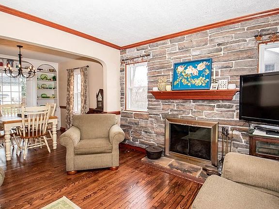 2nd image of 2030 Renwick Dr