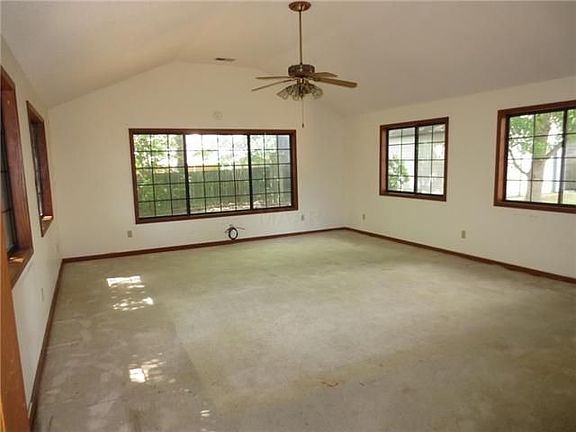 4th image of 3370 Summerdale Dr