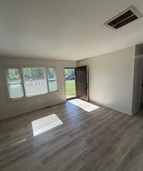 2059 Deauville Dr — Photo 9