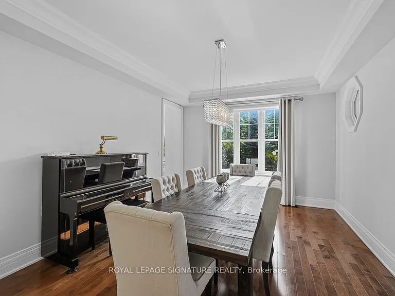 9 William Bowes Blvd — Photo 6