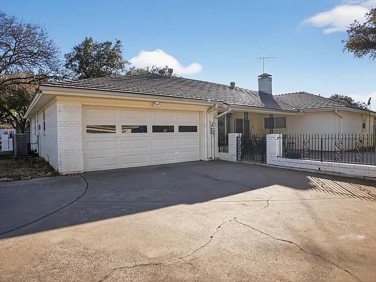 6425 Heidelburg Ct — Photo 31