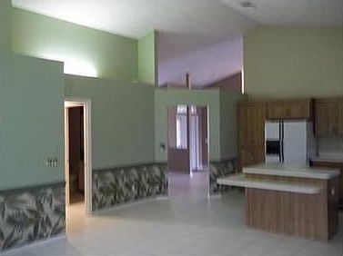 4th image of 411 SW Magnolia Cv