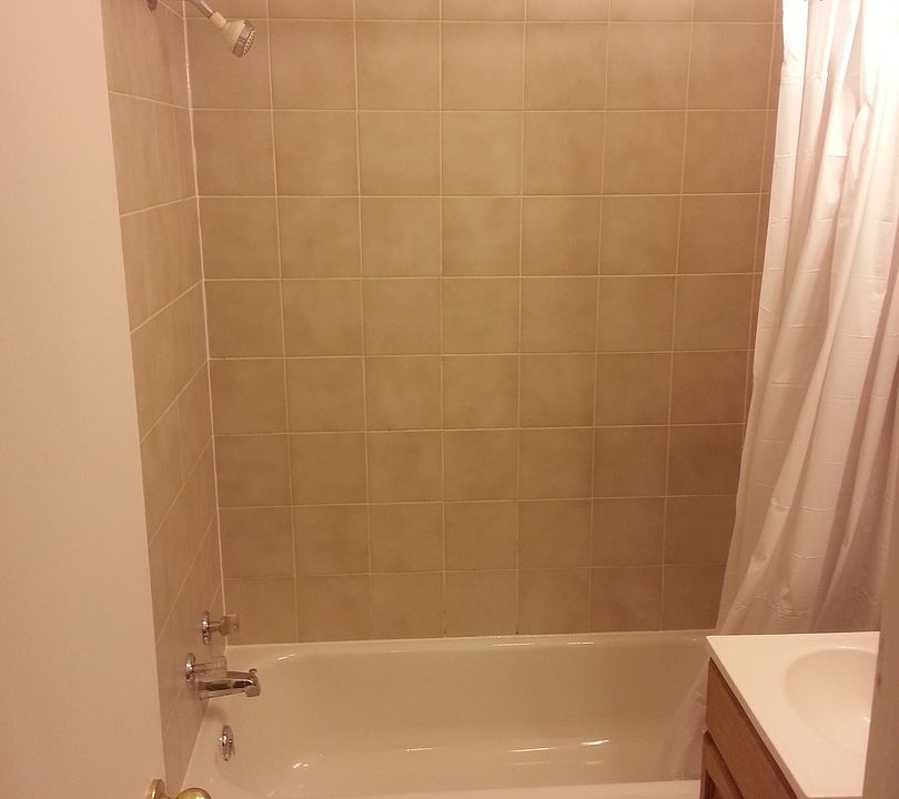 2nd image of 5511 N Kenmore Ave APT 106