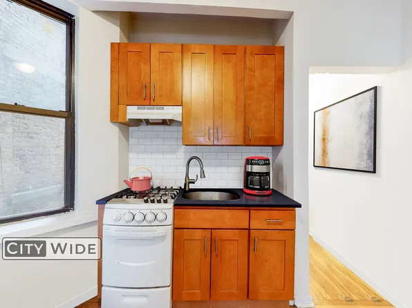 228 East 36th Street image 3 of 6