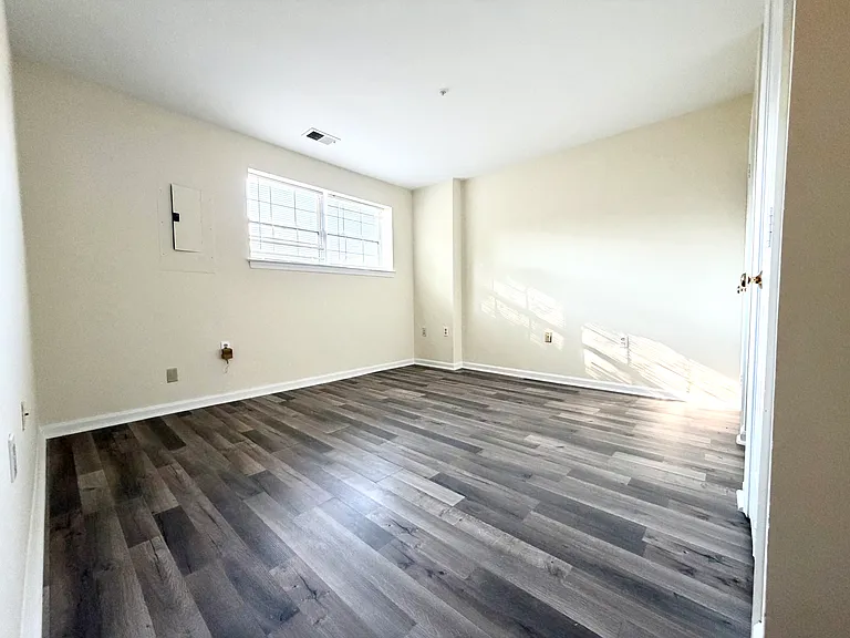 2543 Selkirk Ct — Photo 36