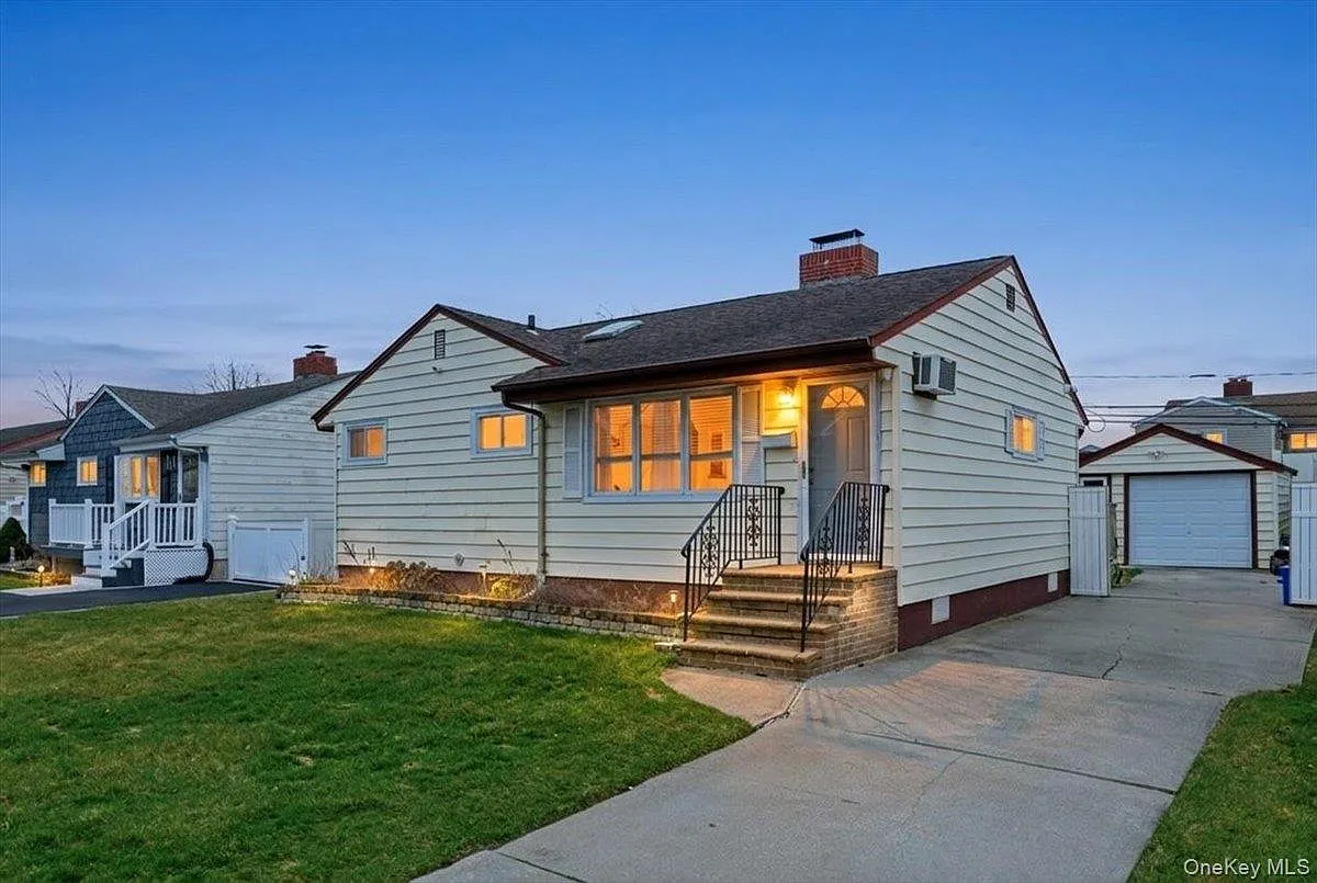 61 Grant Street photo 1