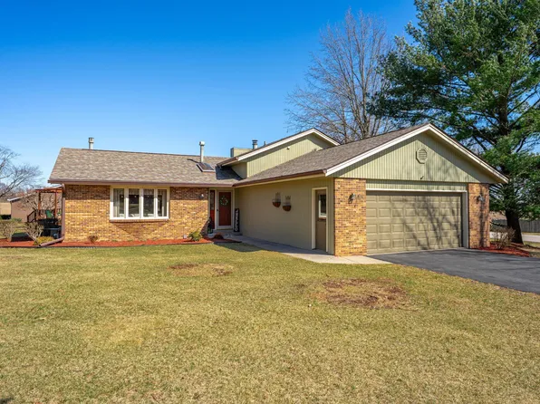 6236 Cotswold Ln, Cherry Valley, IL 61016