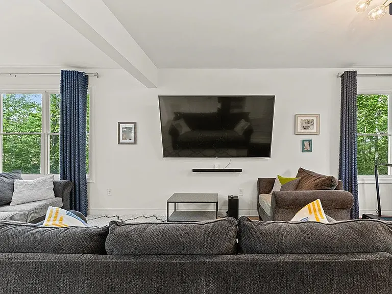 1176C Nelson Dr — Photo 3