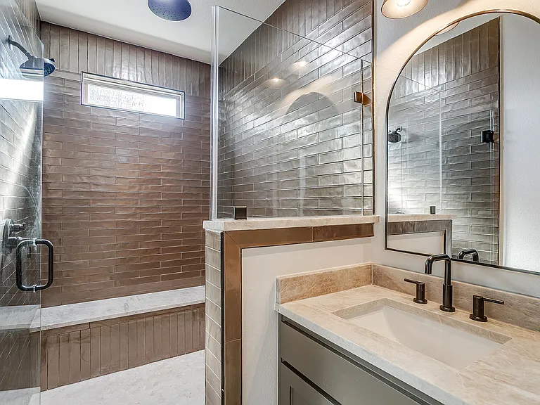2820 Weisenberger St #110 — Photo 8