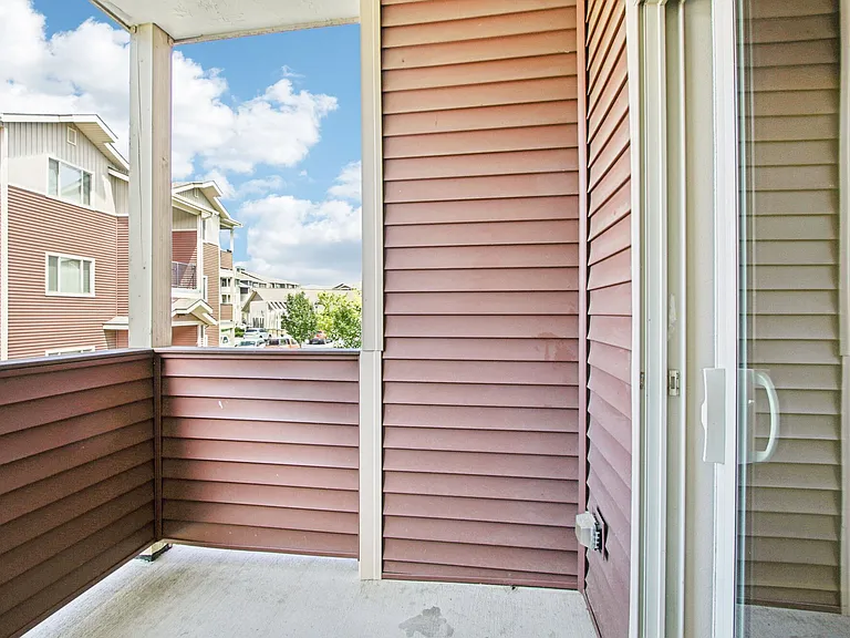 Copper Peak Apartments — Photo 23