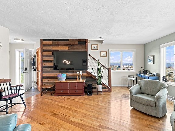 5th image of 700 Shore Dr Unit 1001