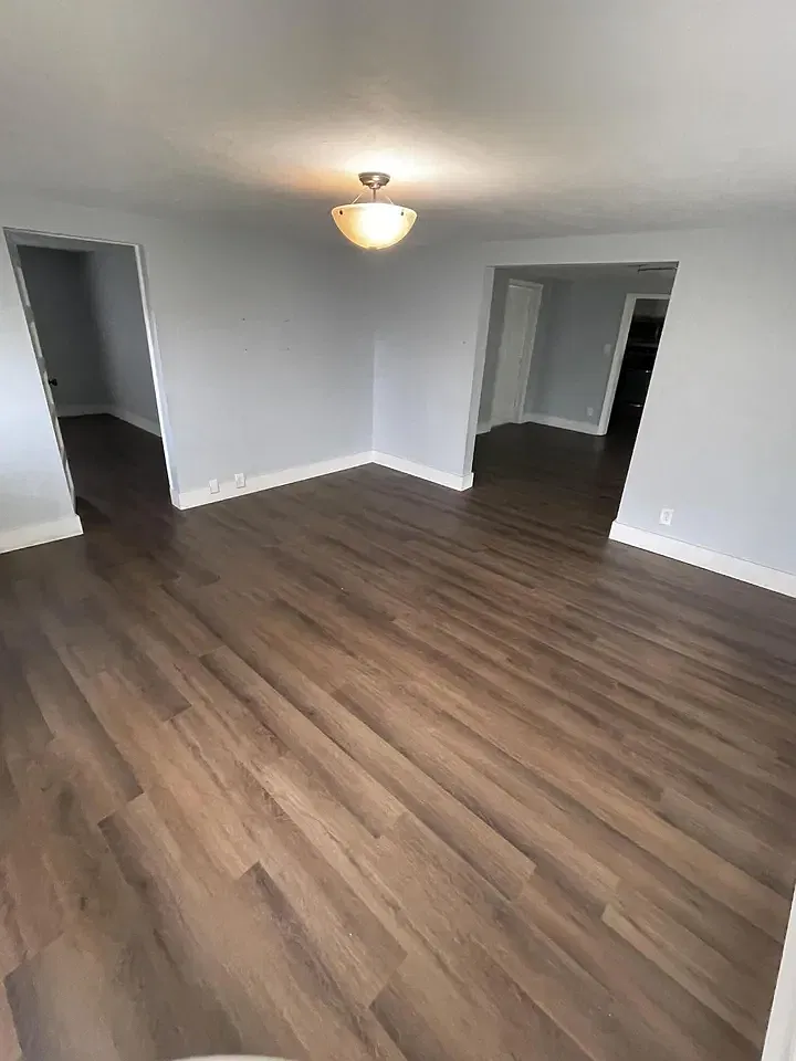 2 bed, 896 sqft, $1,400 — Photo 2
