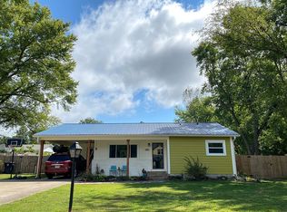 105 S Summit St, Prairie Grove, AR 72753