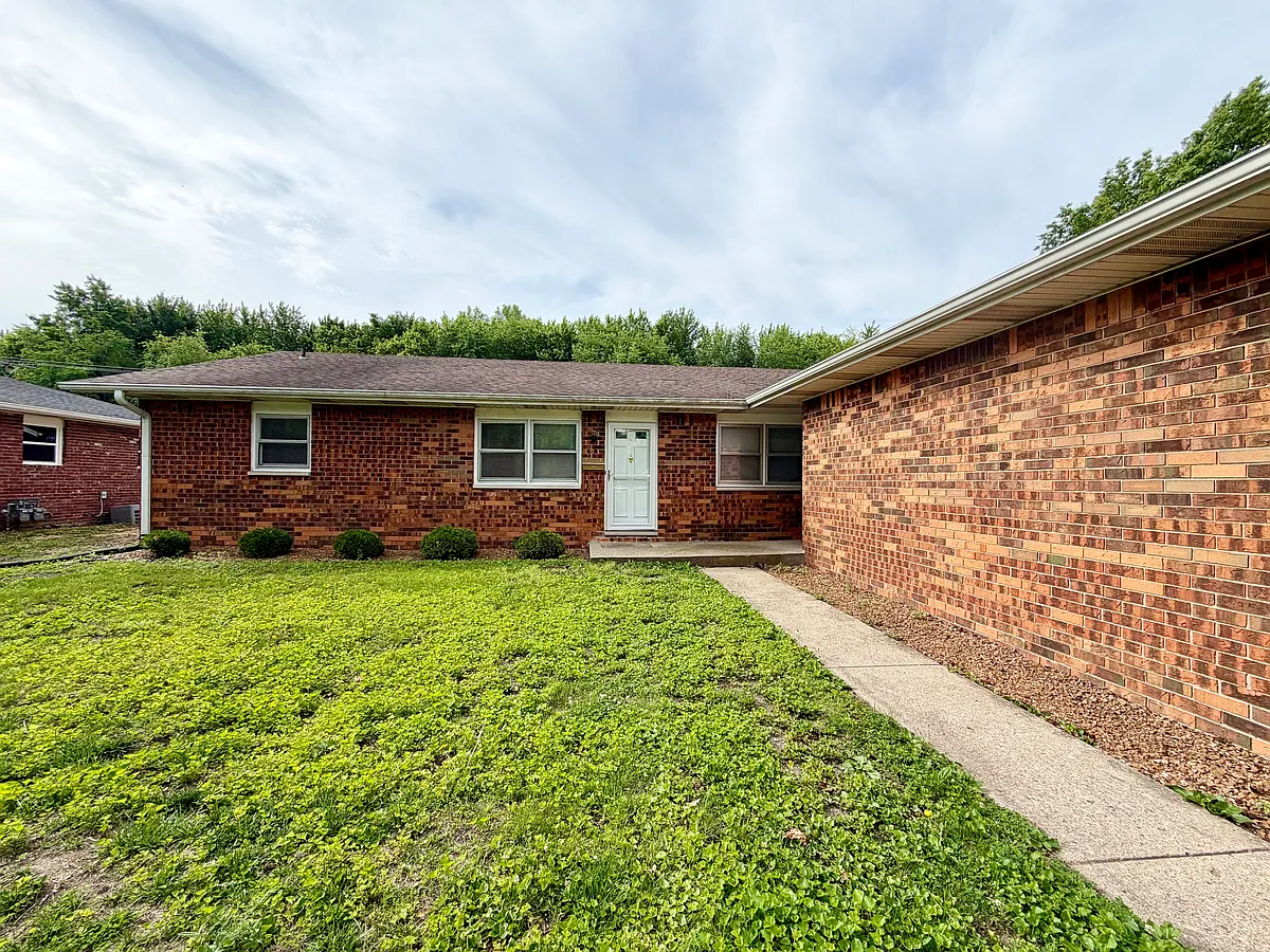 Building Photo - 2112 Austin Dr