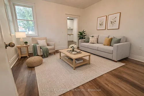 198 Sherman Ave N #1 Photo 1