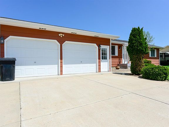 5th image of 604 Fruitdale St