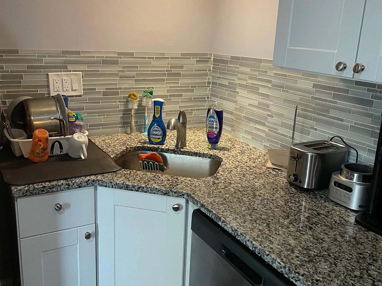 2 bed, 601 sqft, $1,870 — Photo 4