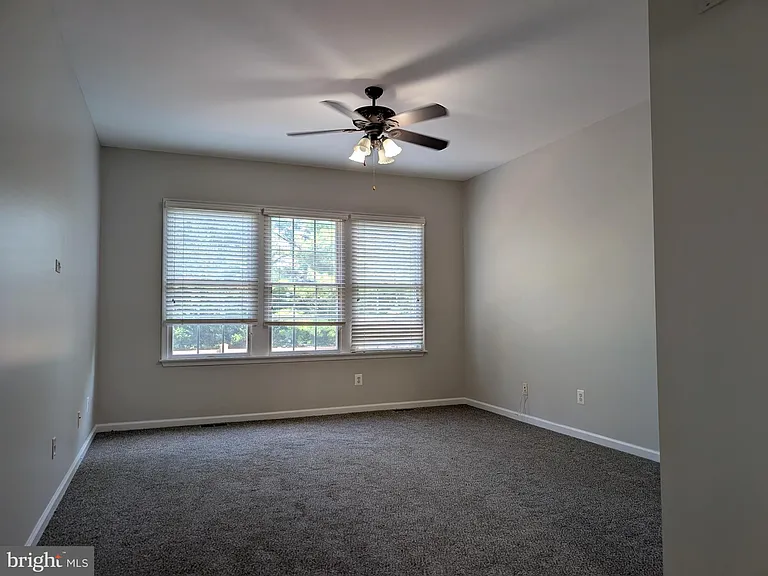 33 Trewbridge Ct — Photo 12