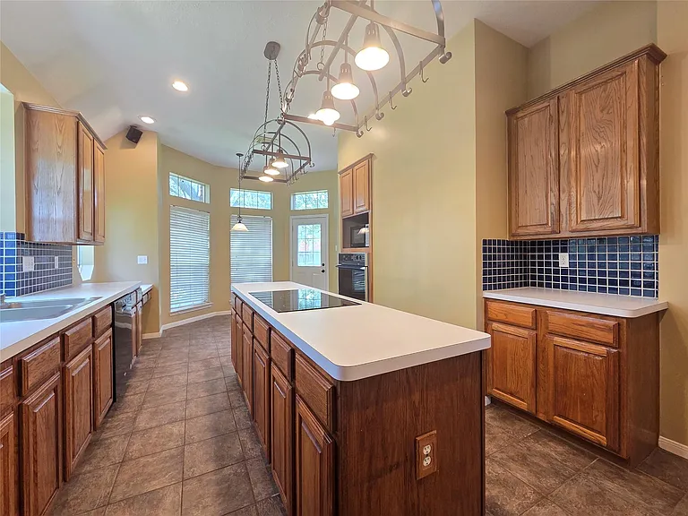 6903 Springcrest Ct — Photo 30