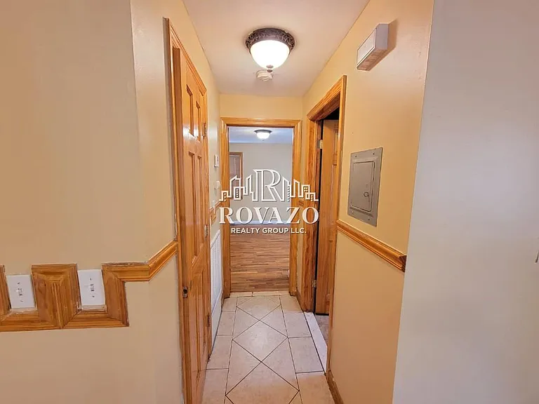 226-228 Columbia Ave #2R — Photo 6