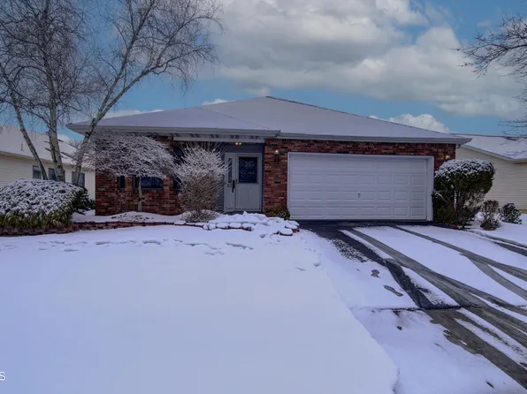 83 Clubhouse Ln, Marlboro, NJ 07746