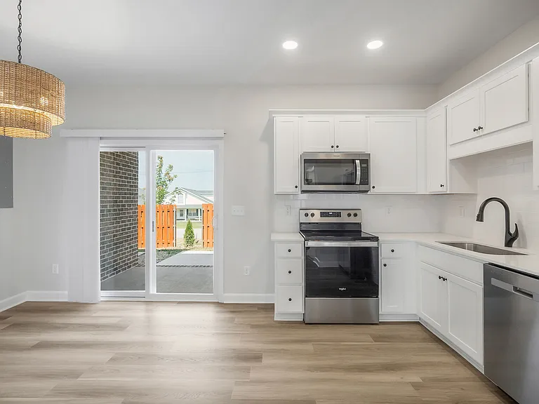 2417 Union St — Photo 7