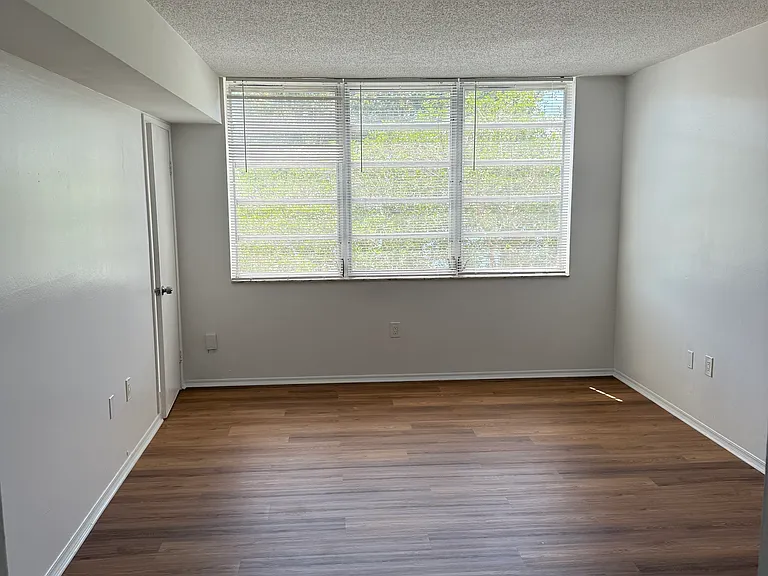 1750 NE 191st St #408 — Photo 22