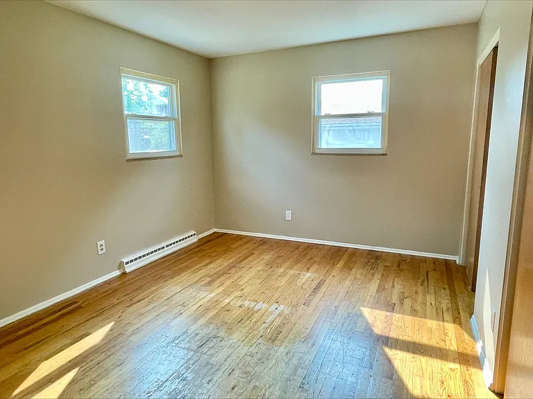 480 N Hawkins Ave — Photo 7