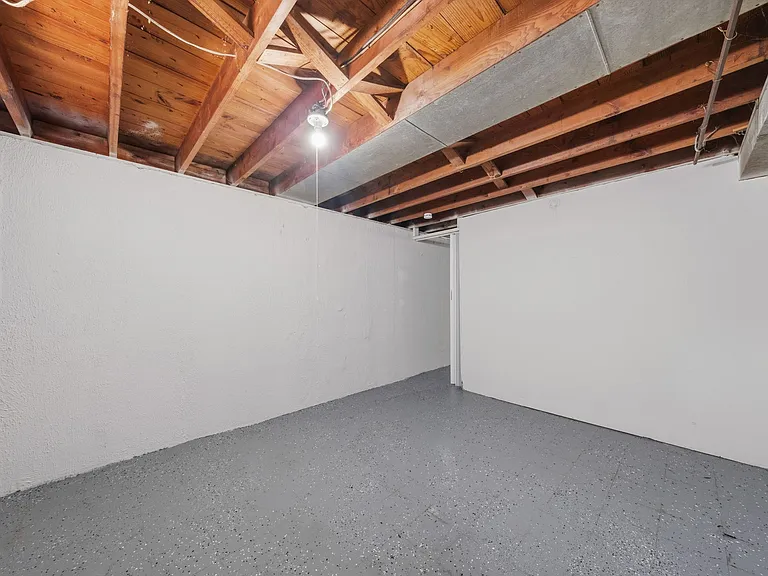 8515 Jenny Dr — Photo 37