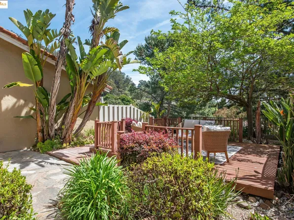 43 Turtle Creek St, Oakland, CA 94605