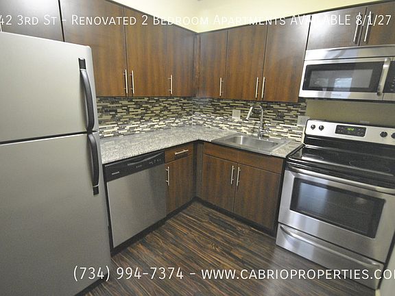 2nd image of 442 3rd St