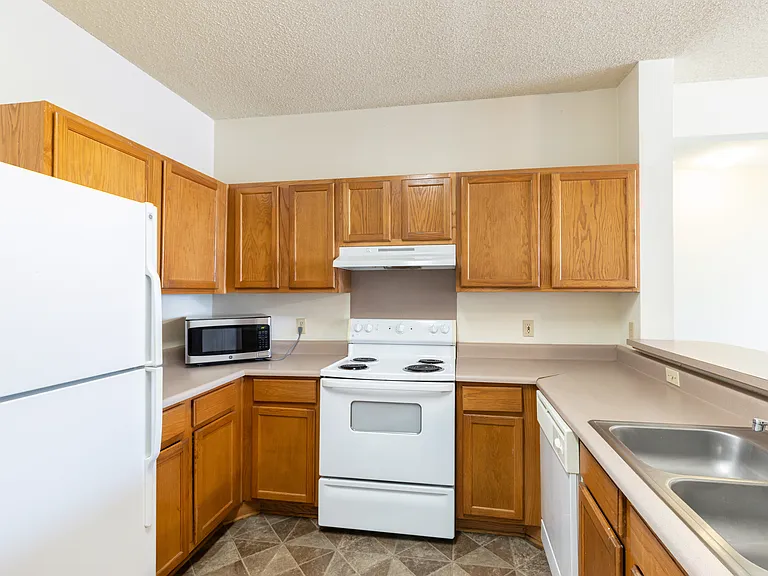 Cape Trails Apartments — Photo 24