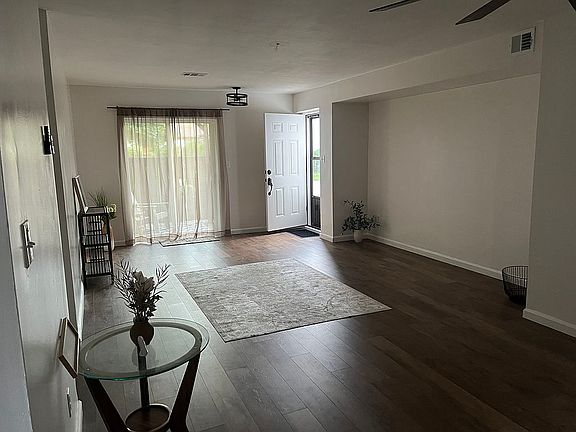 5th image of 47 Monet Ct