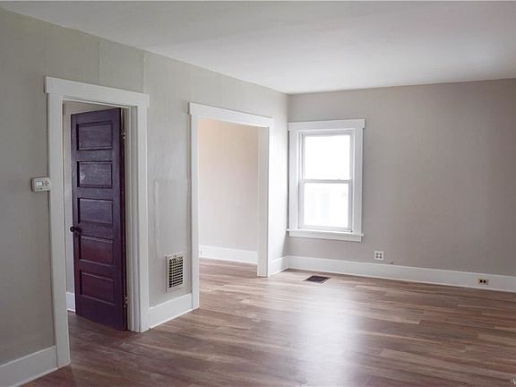 2nd image of 31 Dakota St