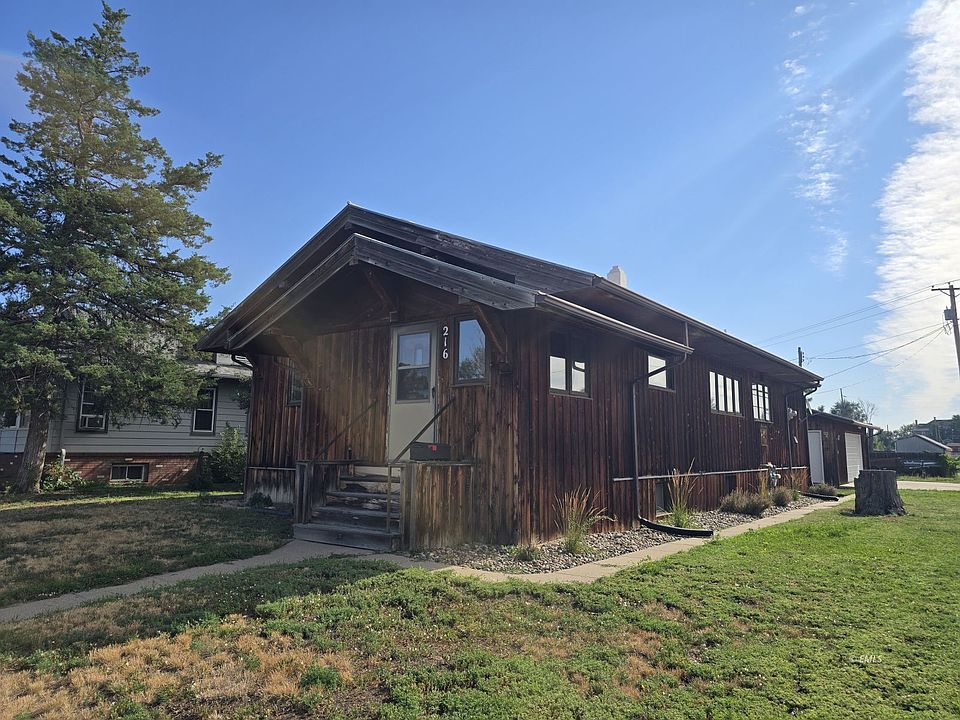 1st image of 216 N Cottage Grv