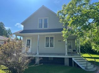4200 N Shore Dr, Menominee, MI 49858