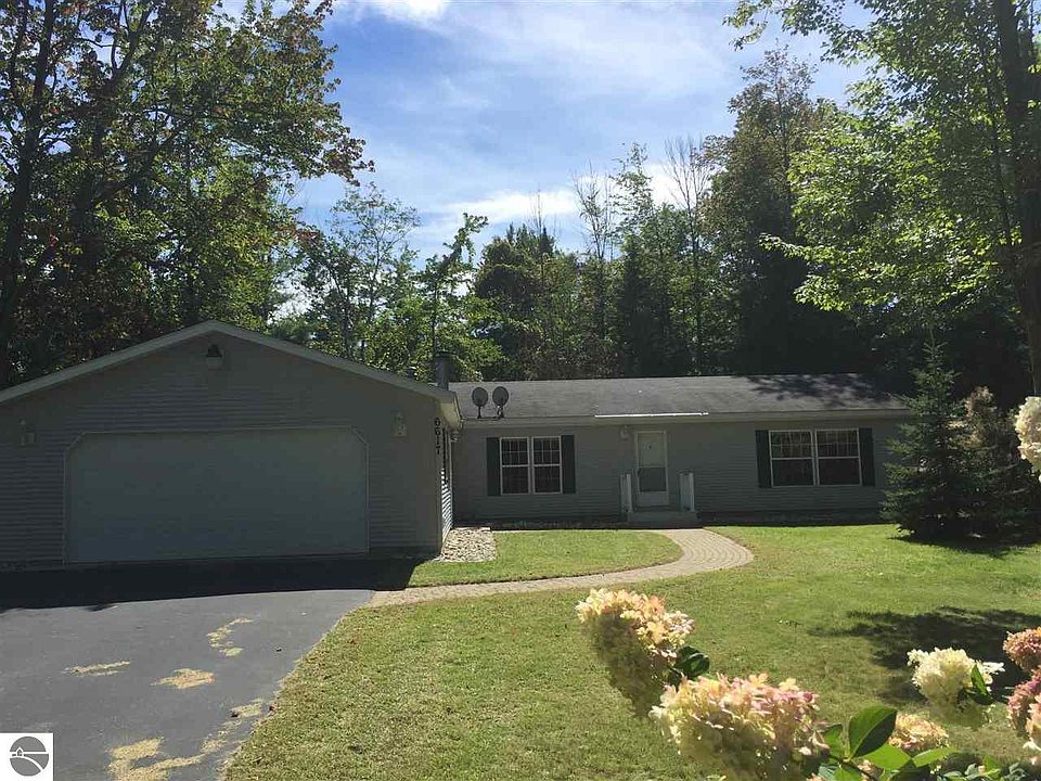 1st image of 6617 Poplar St