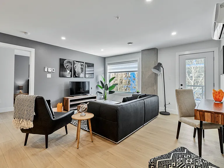 320 Millennium Blvd — Photo 12
