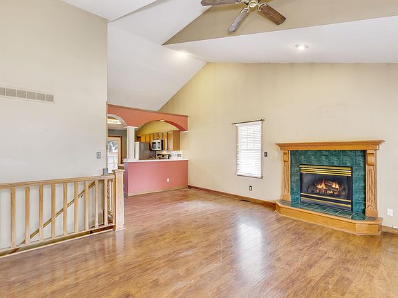 4th image of 1750 Candace Ln