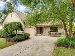 10447 Cambridge Pl, Powell, OH