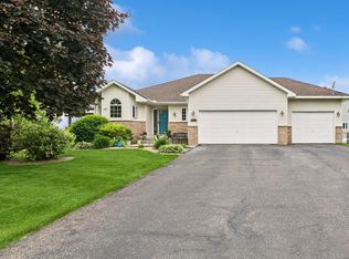 2406 Maple Ct, Buffalo, MN 55313