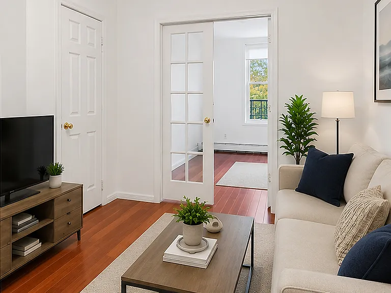 303 Franklin Ave #2R — Photo 1