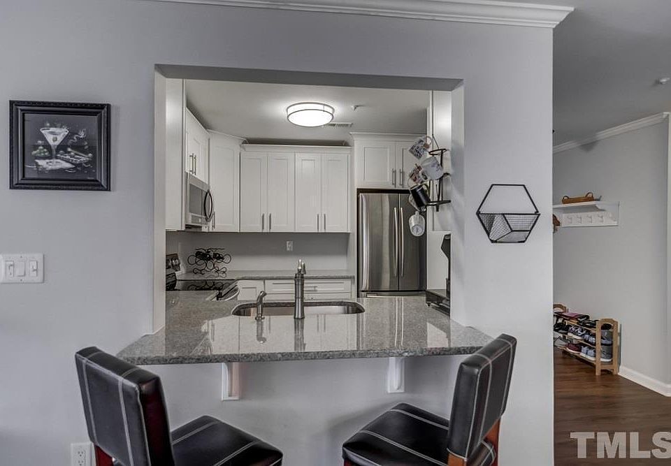 Kitchen bar