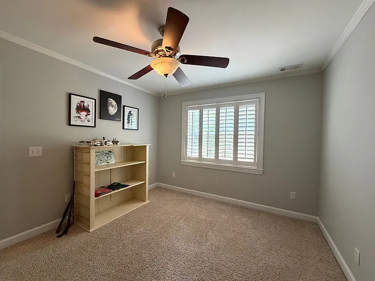 35 Woodbury Ln — Photo 25