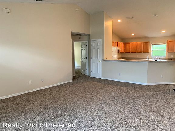 4th image of 961 Hanford Dr