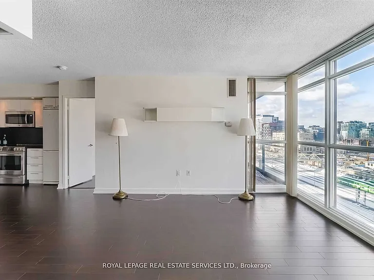25 Capreol Ct #1105 — Photo 11