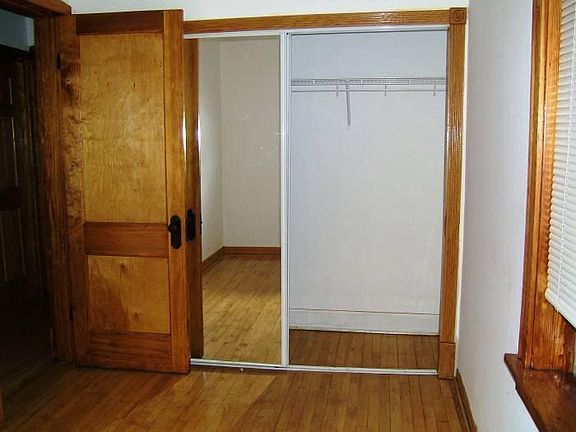 4th image of 2342 W Walton St APT 1F