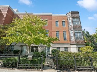 761 W 15th St, Chicago, IL 60607